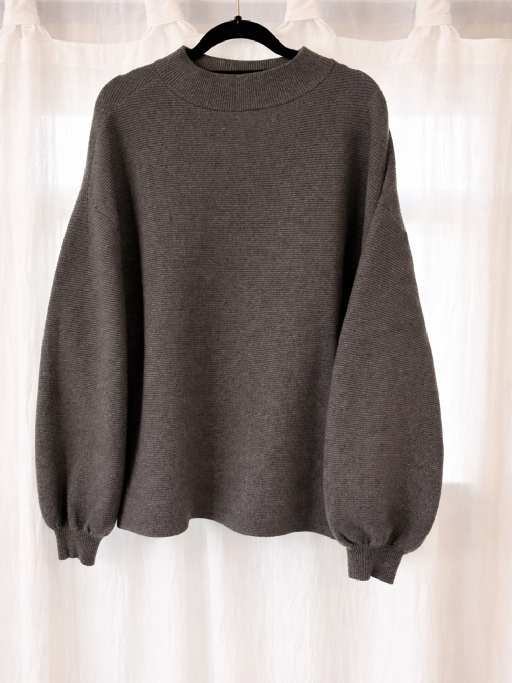 ModCloth Ribbed Mock Neck Balloon Sleeve Sweater – Women’s XL – Gray